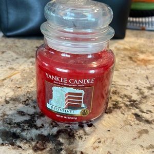 Yankee Candle RETIRED Red Velvet scent.